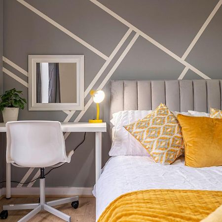 Riley House Spacious City Apartment Ковентри Экстерьер фото