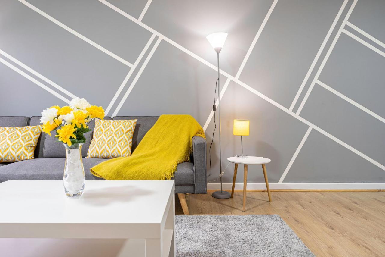 Riley House Spacious City Apartment Ковентри Экстерьер фото