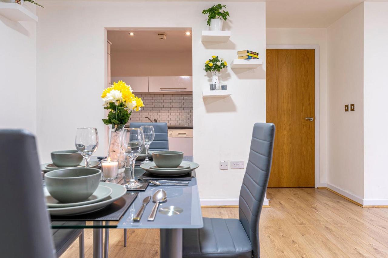 Riley House Spacious City Apartment Ковентри Экстерьер фото