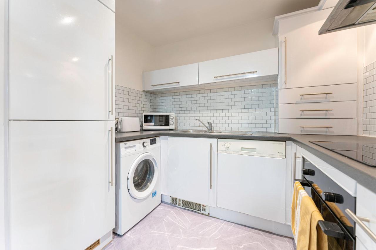 Riley House Spacious City Apartment Ковентри Экстерьер фото
