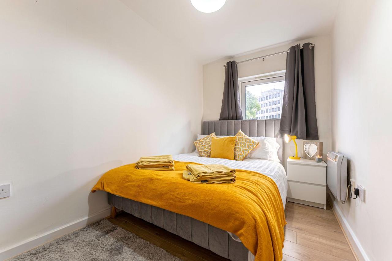 Riley House Spacious City Apartment Ковентри Экстерьер фото
