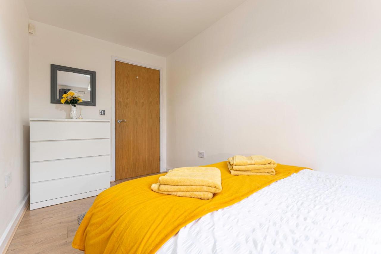 Riley House Spacious City Apartment Ковентри Экстерьер фото