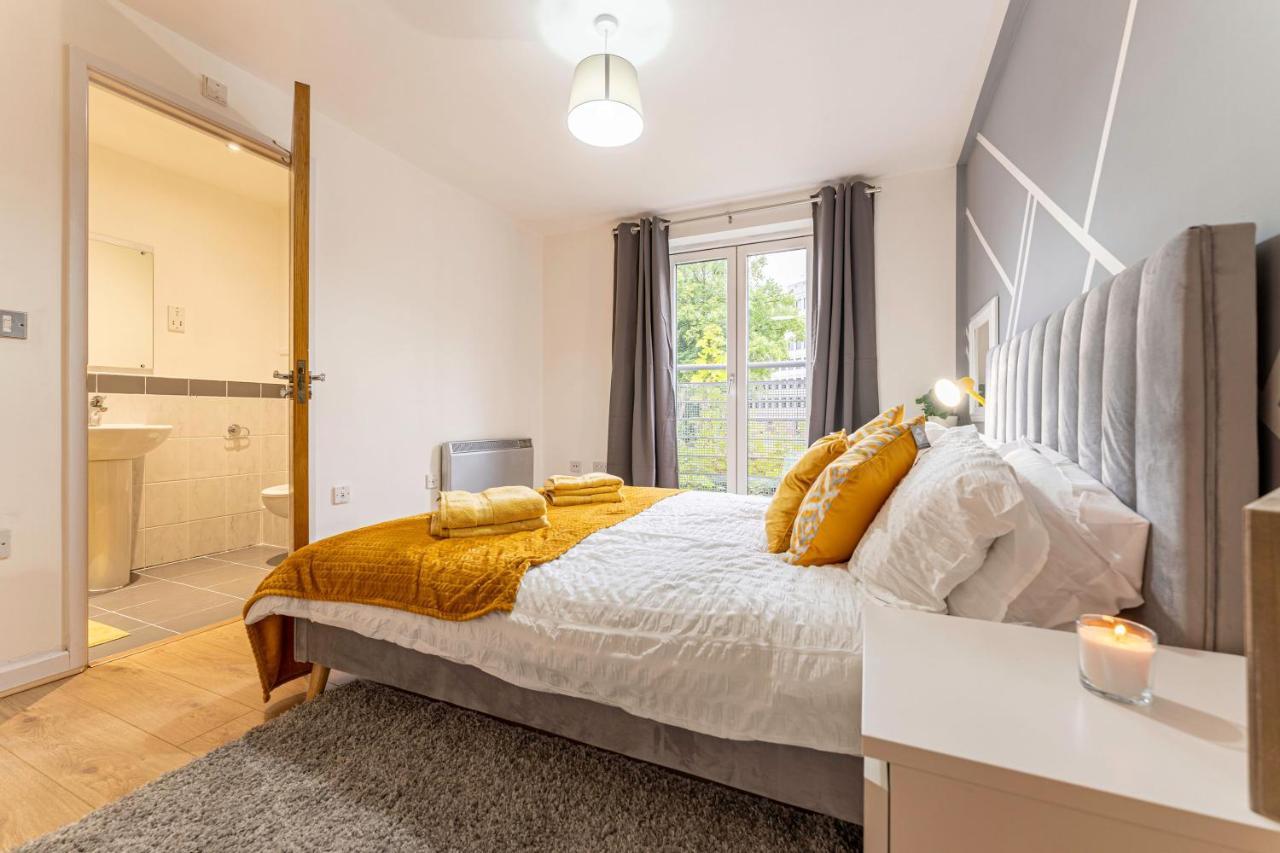 Riley House Spacious City Apartment Ковентри Экстерьер фото