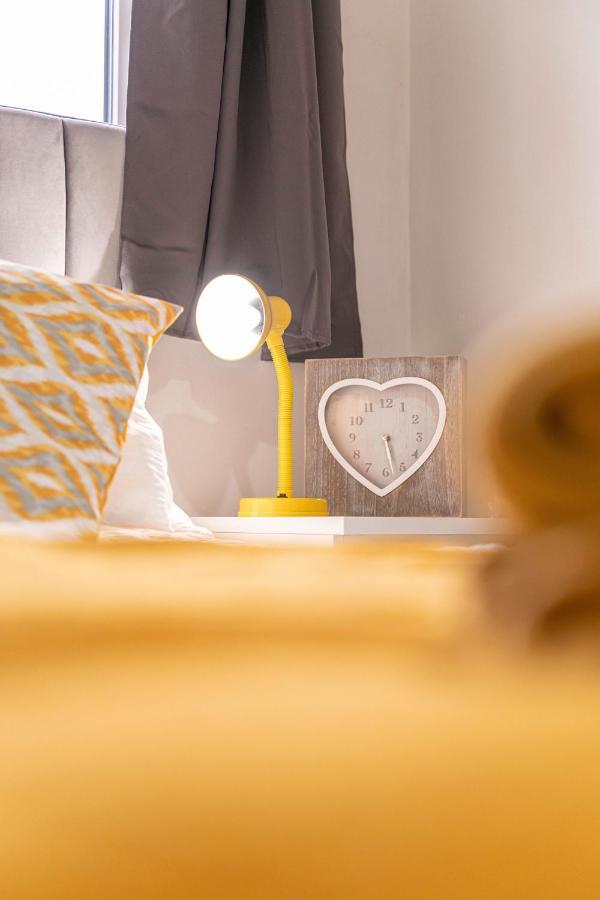 Riley House Spacious City Apartment Ковентри Экстерьер фото
