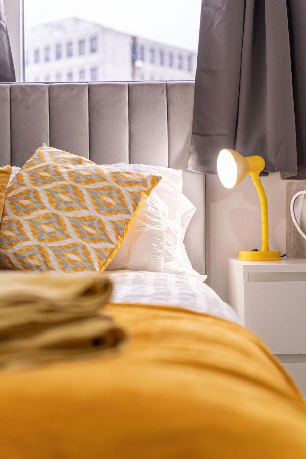 Riley House Spacious City Apartment Ковентри Экстерьер фото