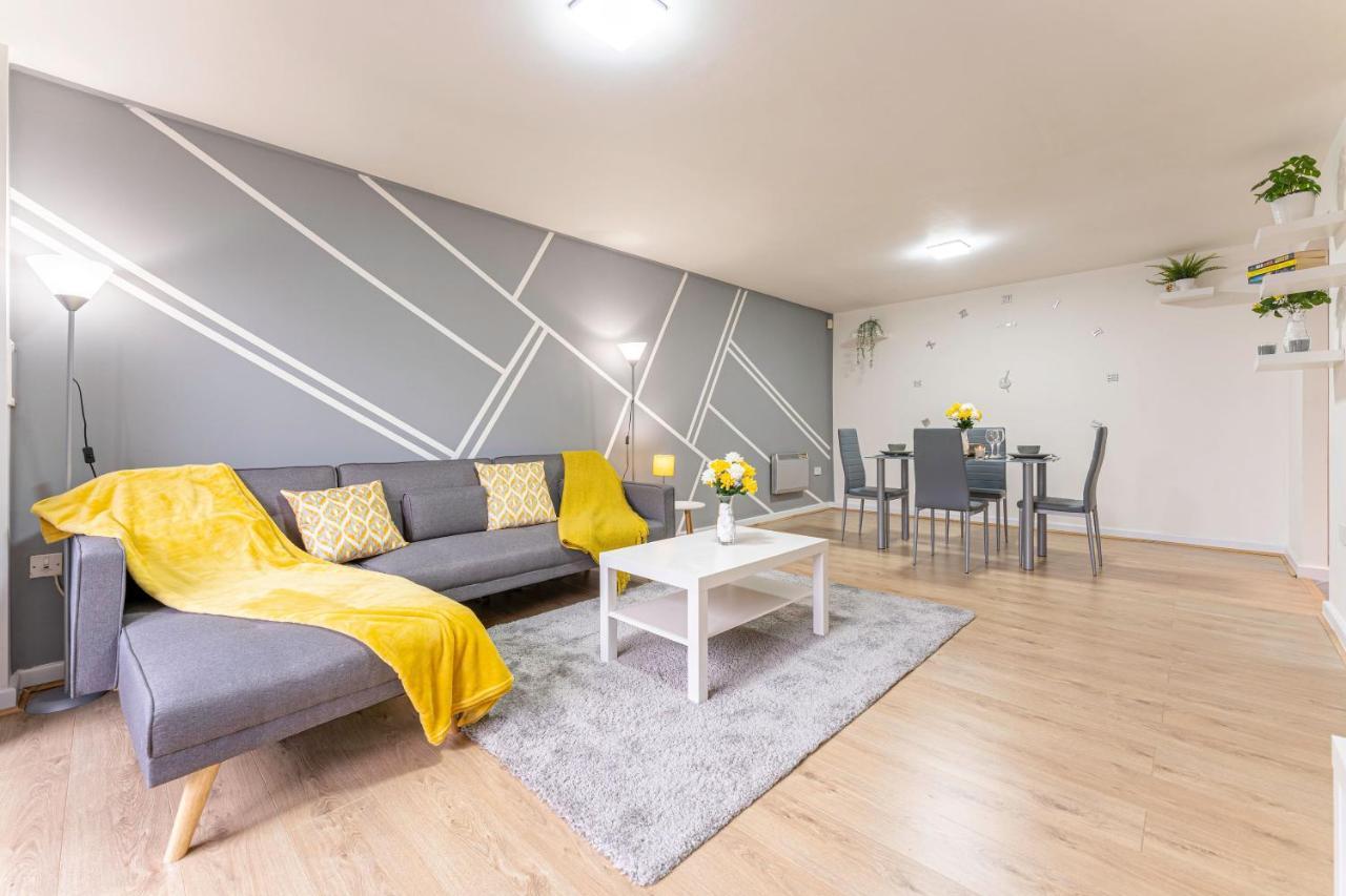 Riley House Spacious City Apartment Ковентри Экстерьер фото