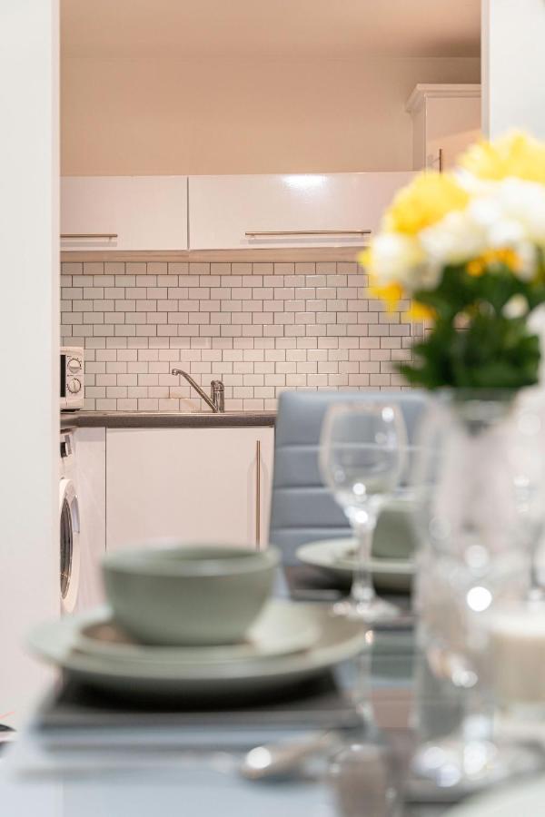 Riley House Spacious City Apartment Ковентри Экстерьер фото