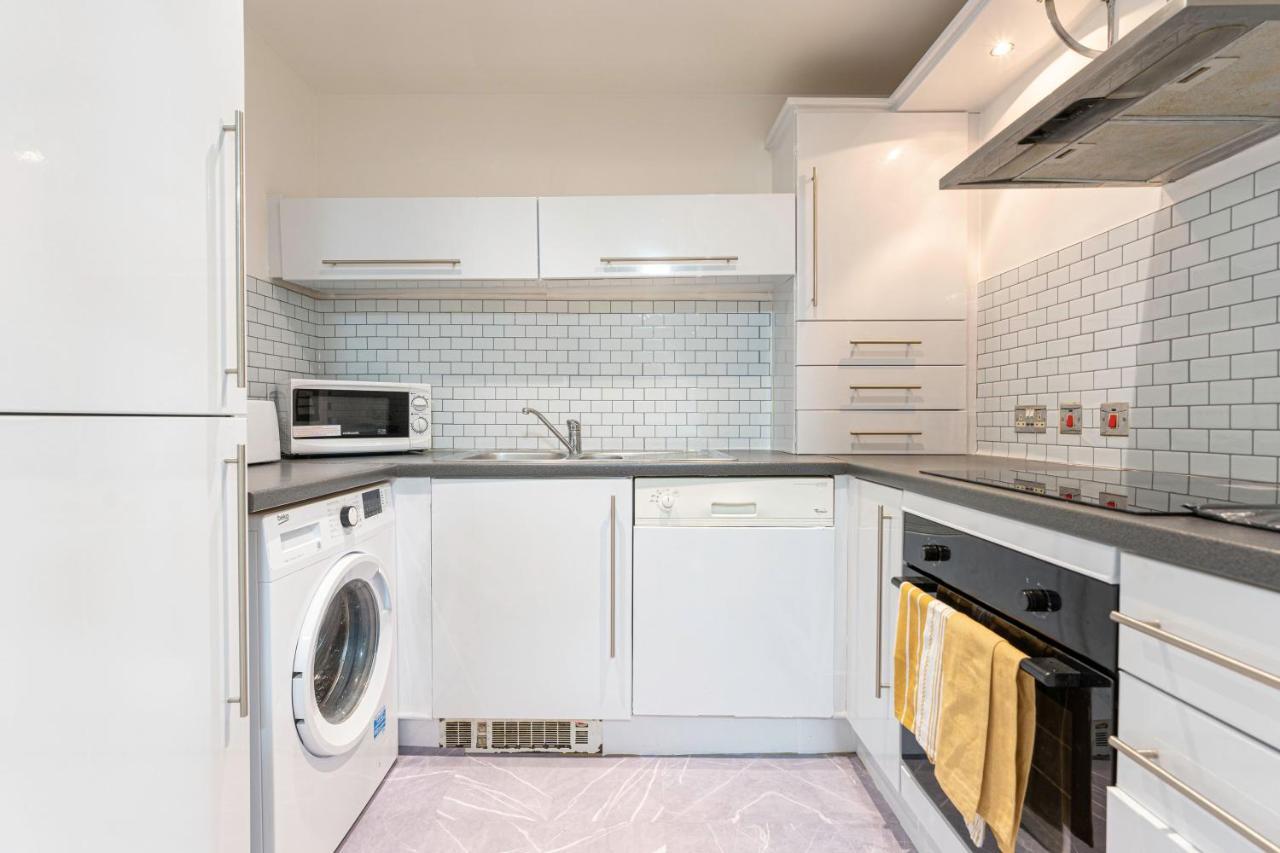 Riley House Spacious City Apartment Ковентри Экстерьер фото