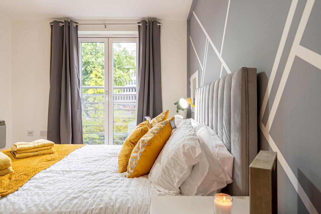 Riley House Spacious City Apartment Ковентри Экстерьер фото