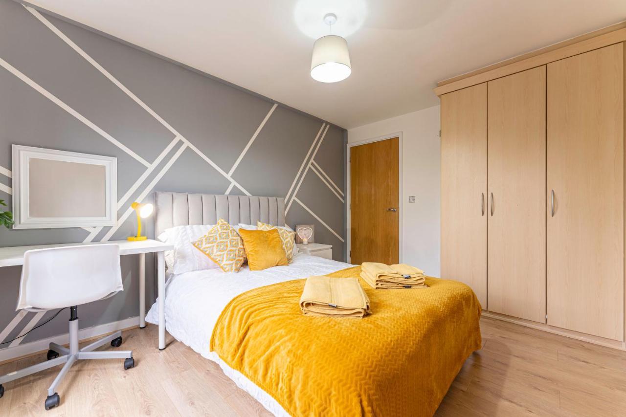 Riley House Spacious City Apartment Ковентри Экстерьер фото