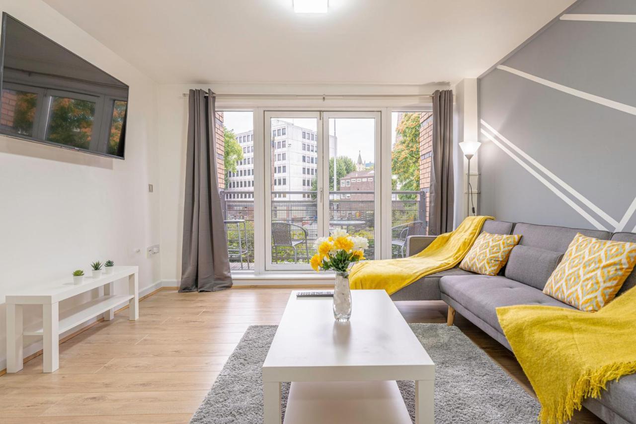 Riley House Spacious City Apartment Ковентри Экстерьер фото