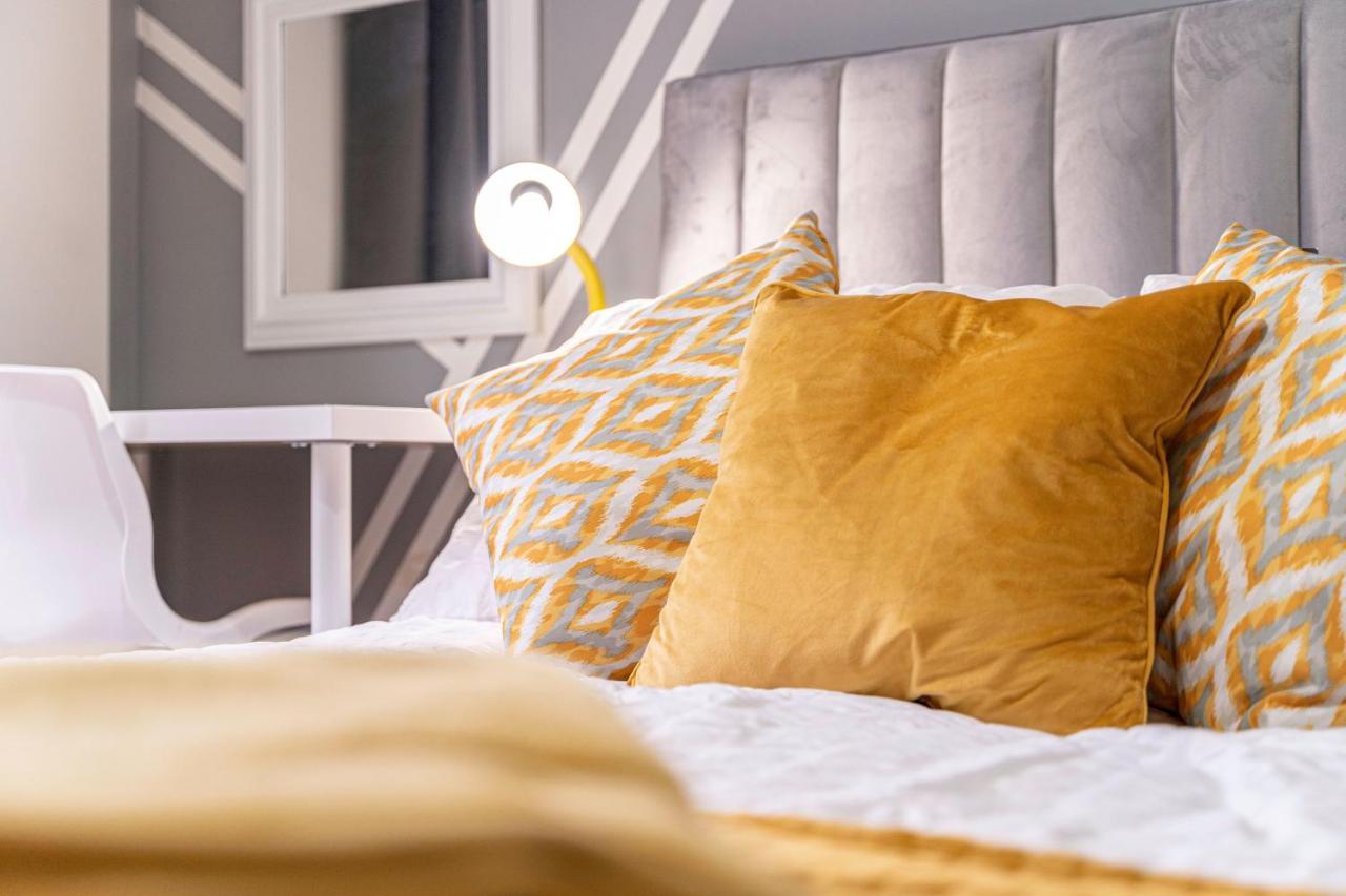 Riley House Spacious City Apartment Ковентри Экстерьер фото