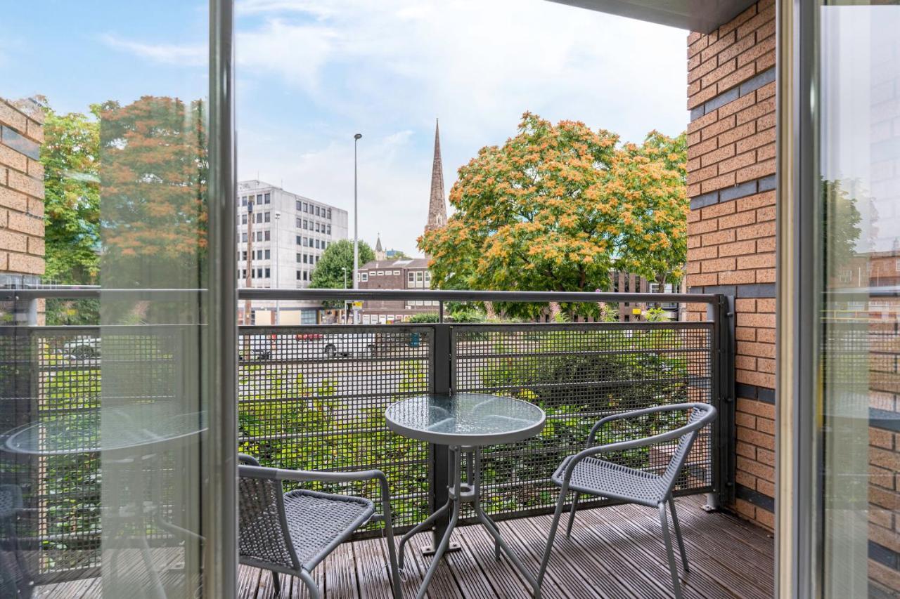 Riley House Spacious City Apartment Ковентри Экстерьер фото